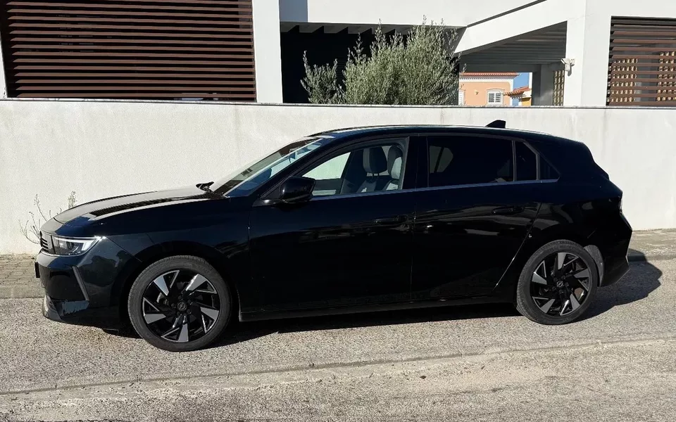 Opel Astra 1.2 T Elegance