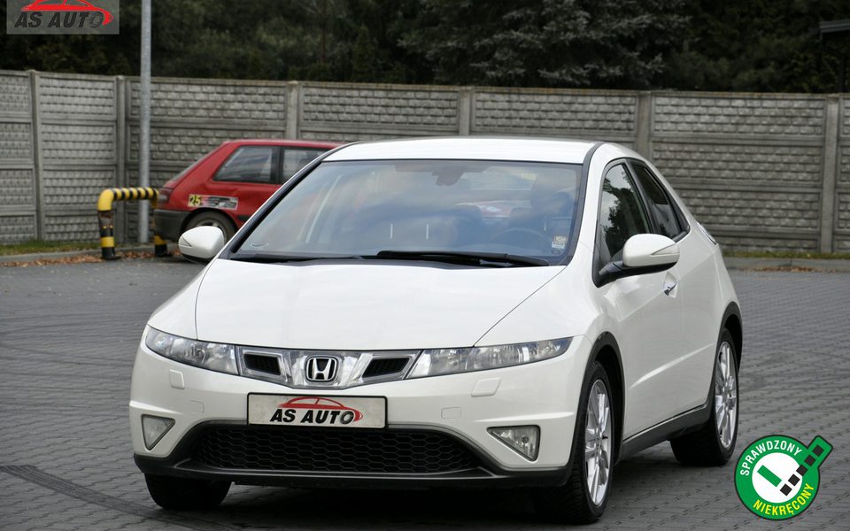 Honda Civic VIII 1.8dm³ 140KM