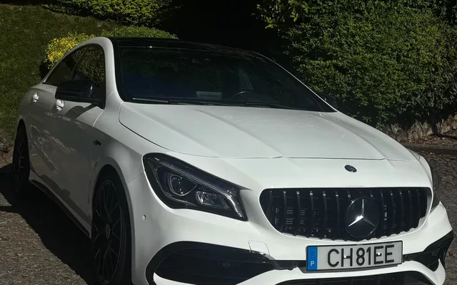 Mercedes-Benz CLA 180 7G-DCT AMG Line