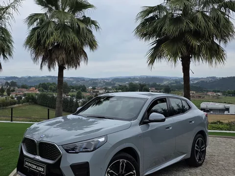 BMW iX2 eDrive20 Pack Desportivo M