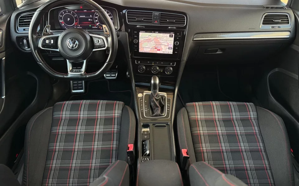VW Golf 2.0 TSI GTI DSG Performance