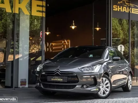Citroën DS5 2.0 HDi Hy4 So Chic CMP6 102g