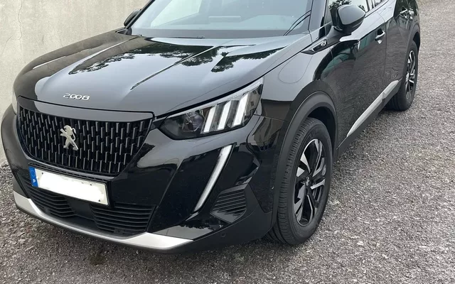 Peugeot 2008 1.2 PureTech GT EAT8