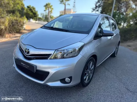 Toyota Yaris 1.33 VVT-i Sport CVT+Navi