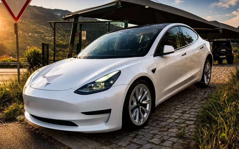 Tesla Model 3 Long Range RWD