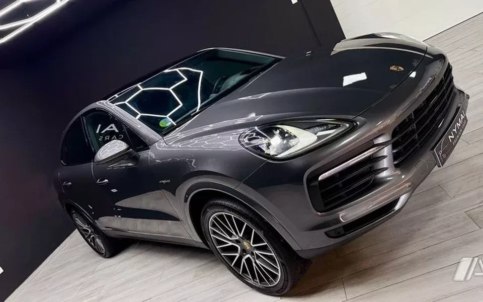 PORSCHE Cayenne E-Hybrid