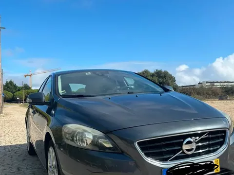 Volvo V40 2013 1.6 D2 R-Design Summum
