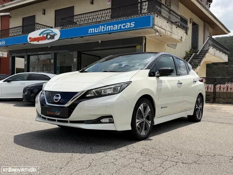 Nissan Leaf N-Connecta Two Tone