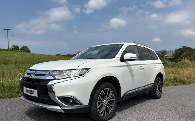 MITSUBISHI Outlander Outlander 220DI-D Motion 2WD 7pl.