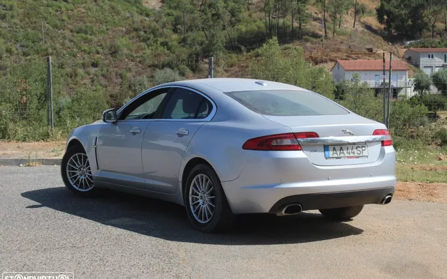 Jaguar XF 2.7 V6 Luxury