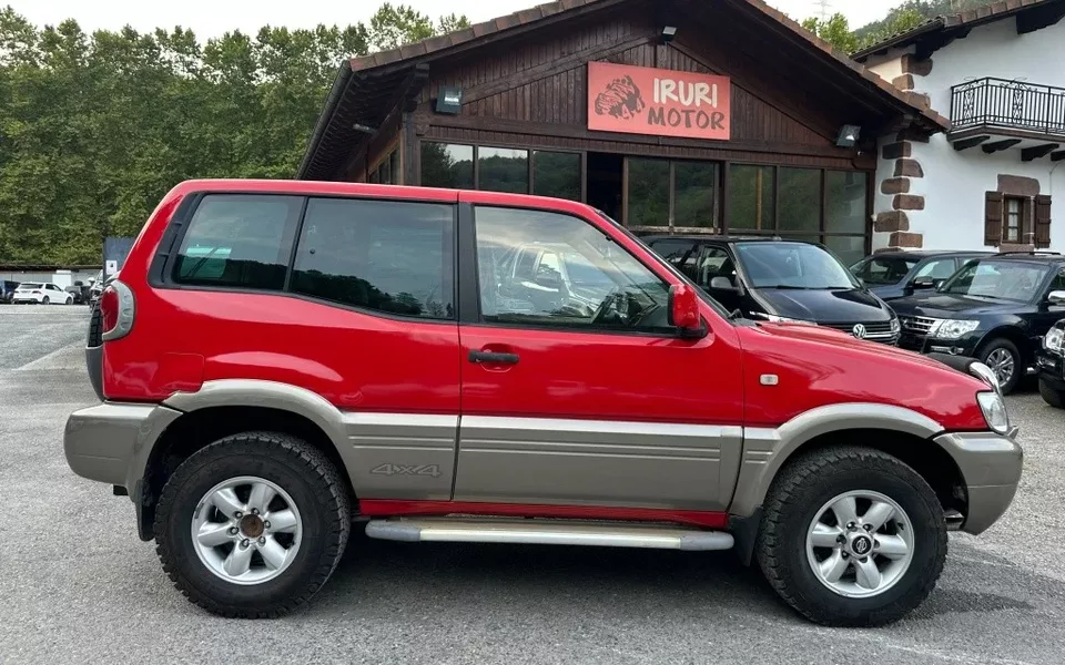 NISSAN Terrano Terrano 2.7 TDi Elegance