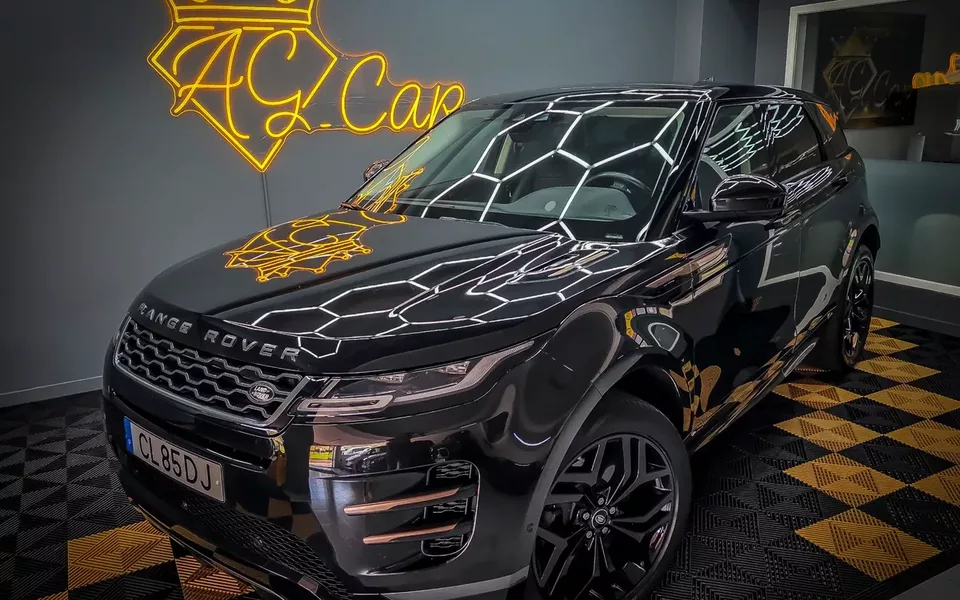 Land Rover Range Rover Evoque P300e R-Dynamic SE