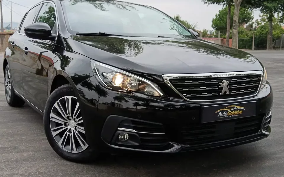Peugeot 308 1.2 PureTech S&S Road Trip EAT8