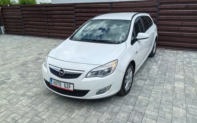 Opel Astra 2012