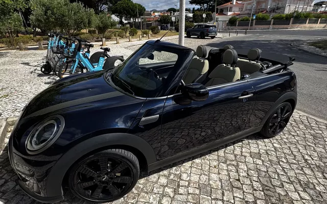 MINI Cabrio Cooper Premium Resolute Edition Auto