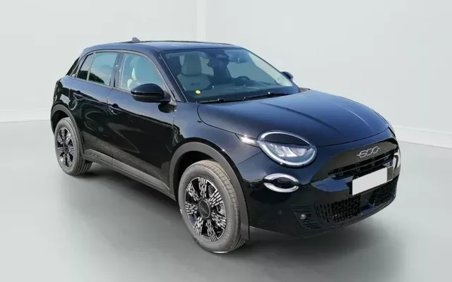 Fiat FIAT 600 1.2 Hybrid 145 DCT ICON Zéro km immatriculé
