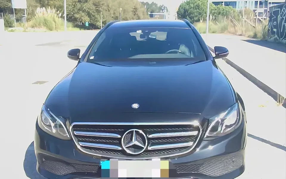 Mercedes-Benz E 220