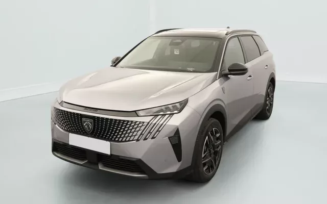 Peugeot 5008 Gt 1.2 HYBRID 145 Zéro km immatriculé