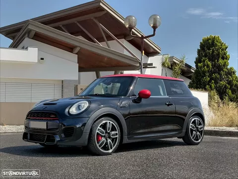 MINI 3 Portas John Cooper Works Sport Aut.