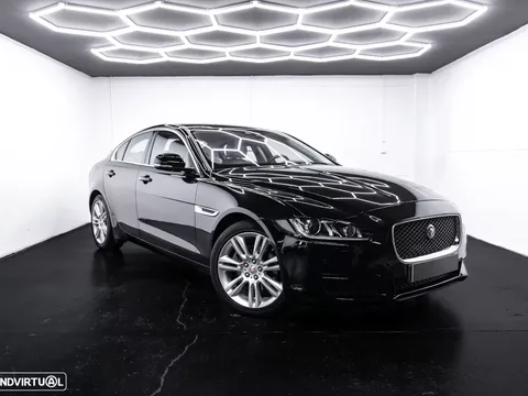 Jaguar XE 2.0 D Prestige Aut.