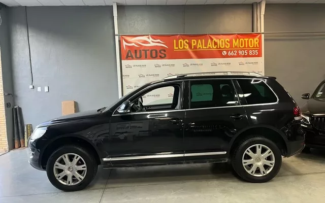 VOLKSWAGEN Touareg Touareg 2.5TDI R5 +Motion Tiptronic