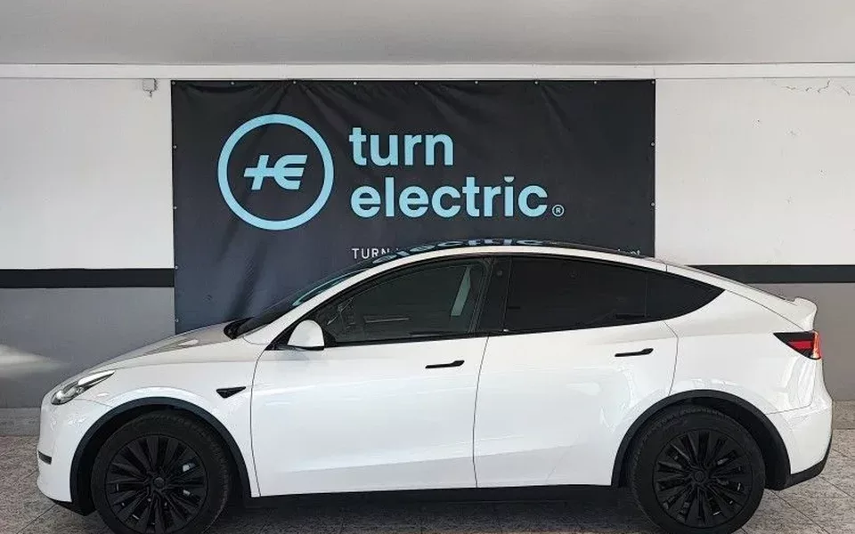 Tesla Model Y Long Range Dual Motor AWD