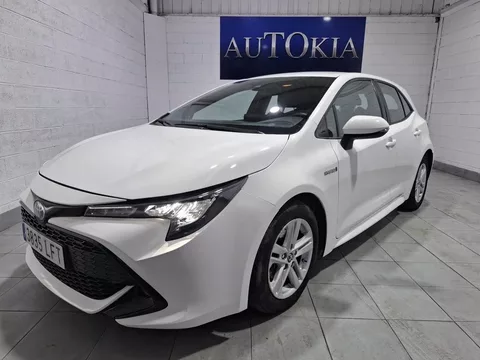 TOYOTA Corolla 1.8 125H BUSINESS E-CVT