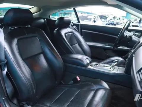 JAGUAR XK 4.2 V8 300CV