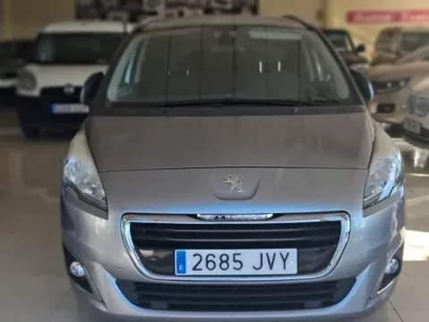 PEUGEOT 5008 5008 1.6 BlueHDi Style 7 pl. 120