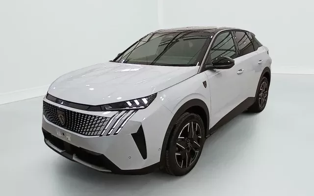 Peugeot 3008 Hybrid 136 e-DCS6 GT Zéro km immatriculé