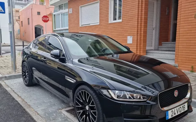 Jaguar XE 2.0 D Prestige Aut.