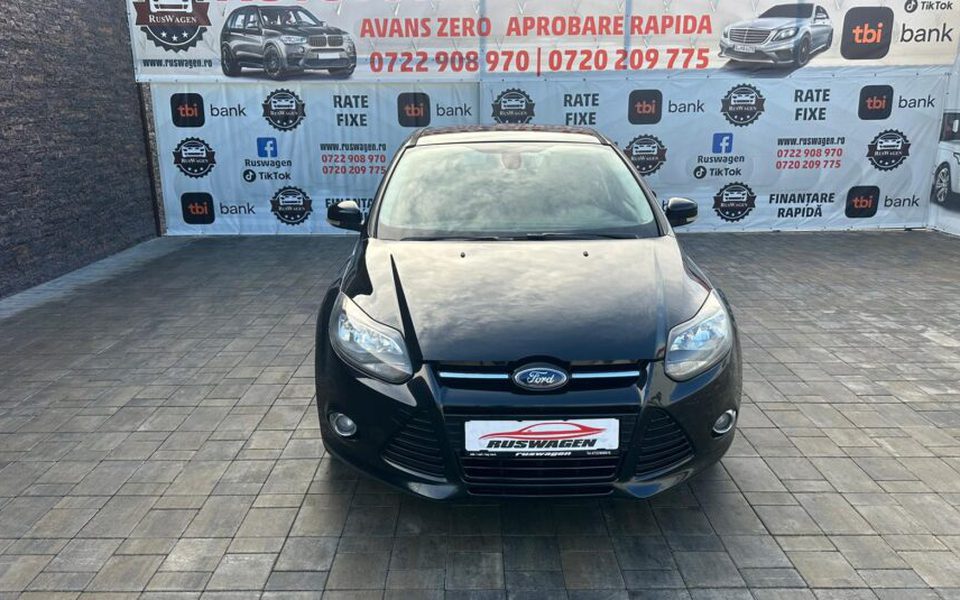 Ford FOCUS Titanium 1.6 Benzină MPI 2011Euro5