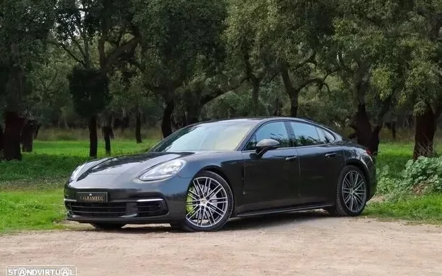 Porsche Panamera 4 E-Hybrid
