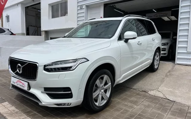 VOLVO XC90 XC90 D5 Momentum AWD 235 Aut.