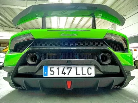 LAMBORGHINI Huracán Huracán LP 640-4 Performante
