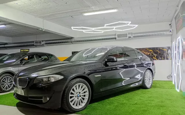 BMW 525