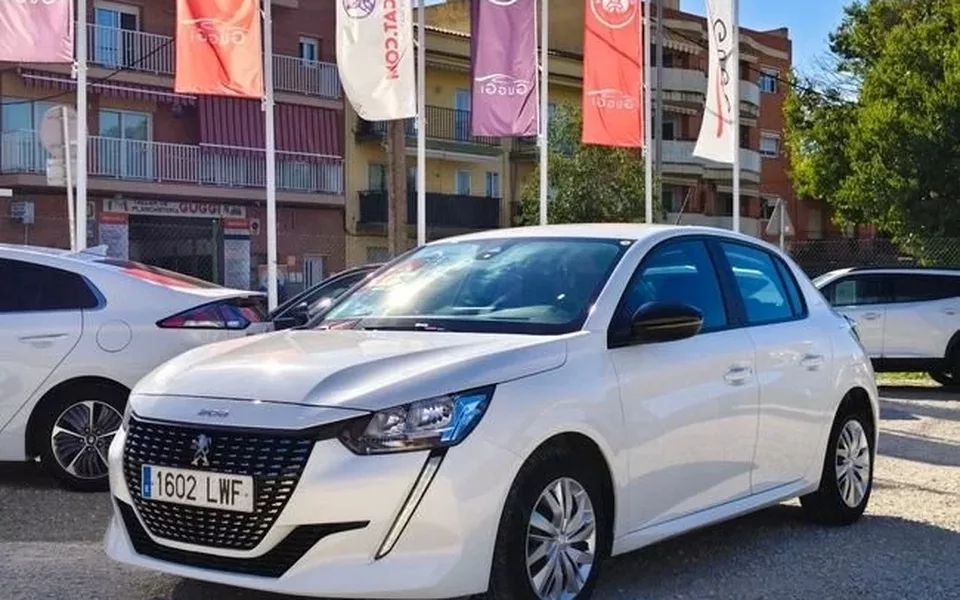 PEUGEOT 208 Active BlueHDi 100 S&S - 9300€ en Torredembarra