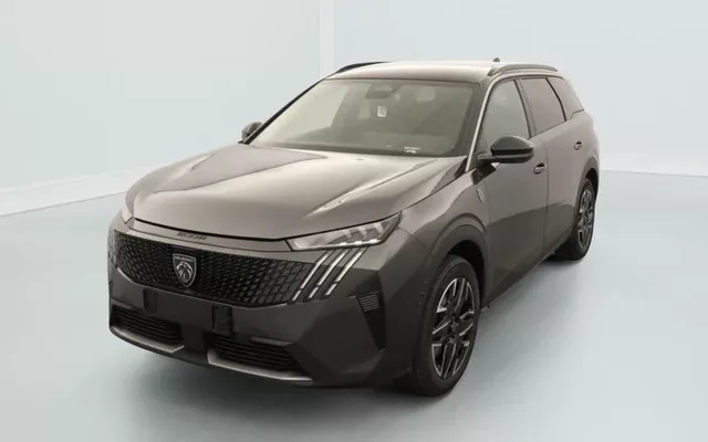 Peugeot 5008 Gt 1.2 HYBRID 145 Zéro km immatriculé
