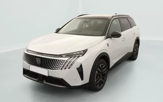 Peugeot 5008 Gt 1.2 HYBRID 145 Zéro km immatriculé