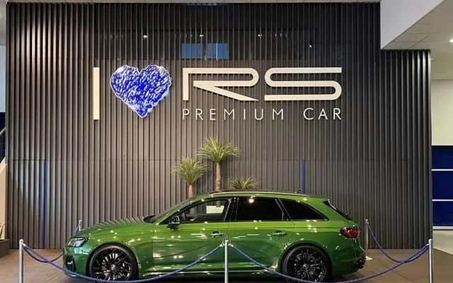 AUDI A4 RS4 Avant