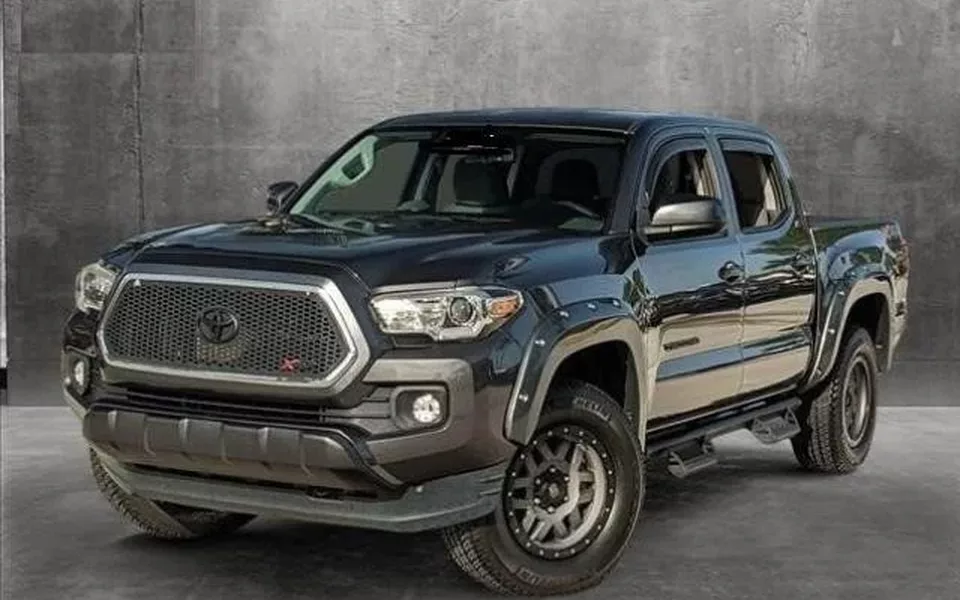 TOYOTA Tacoma 3.5L V6 4x4 SR5 - 56500€ en Banastas