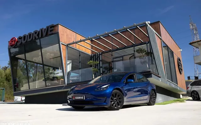 Tesla Model 3 Long-Range Dual Motor AWD