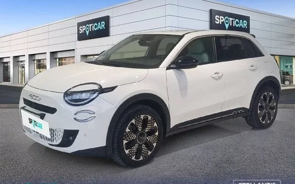 FIAT 600 MHEV 1.2 74kW (100CV) DDCT La prima