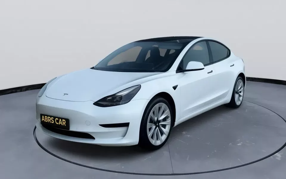 Tesla Model 3 Standard Range Plus RWD