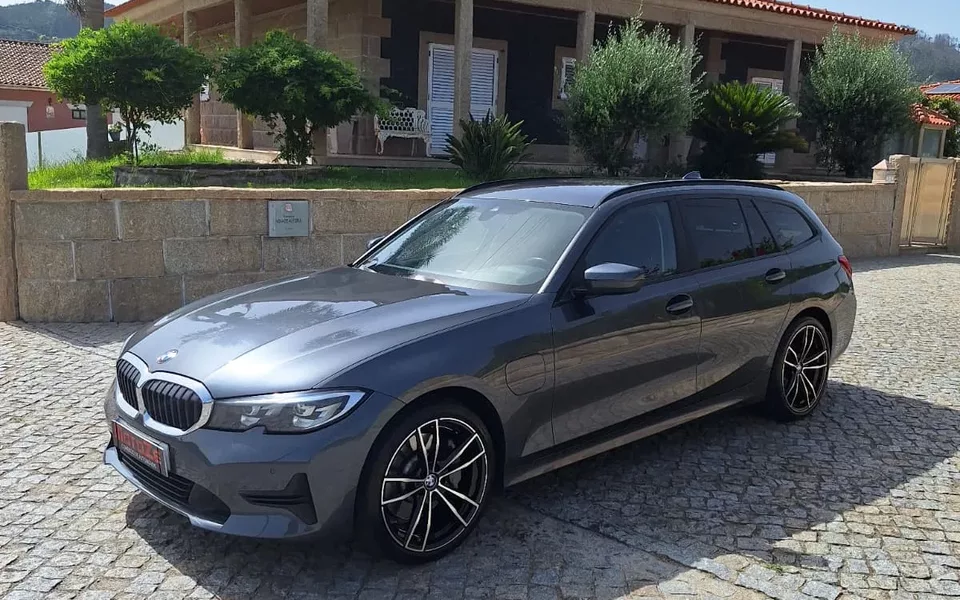 BMW 330 e Line Sport Auto