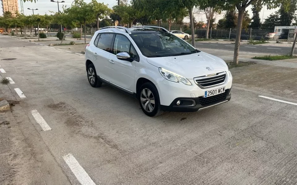 PEUGEOT 2008 2008 1.2 PureTech S&S Allure EAT6 110 - 7990€ en Valencia