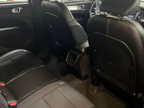 VOLVO XC40 XC40 D4 Business Plus AWD Aut.