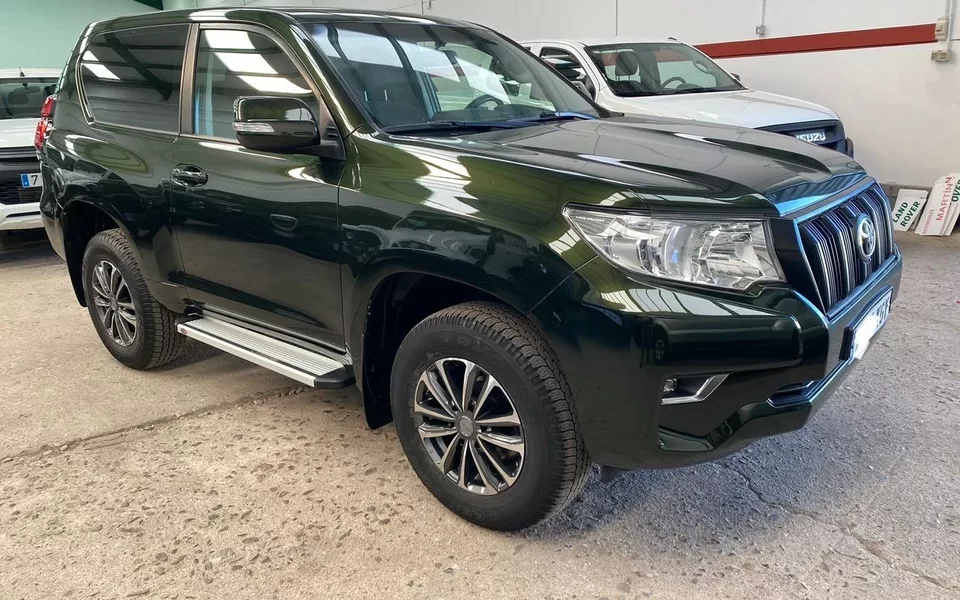 TOYOTA Land Cruiser Land Cruiser D-4D GX