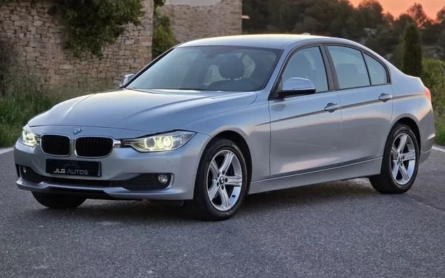 BMW Serie 3 E90 318d 143 4p