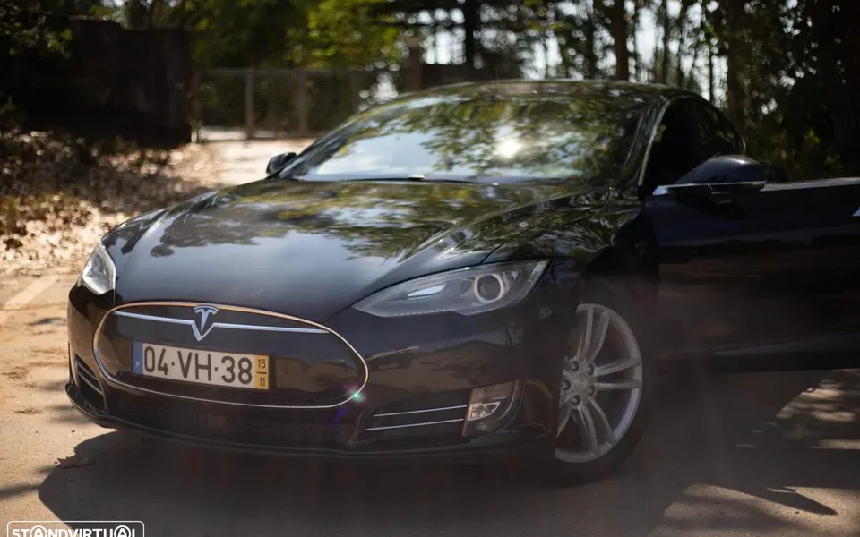 Tesla Model S Standard